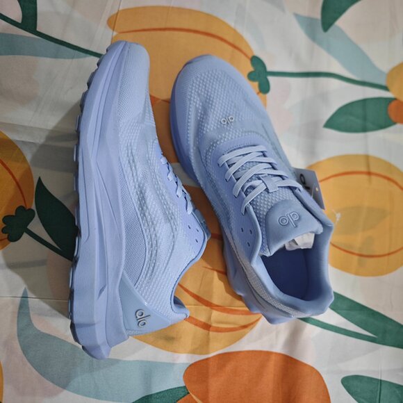 Alo Yoga Casual Sports Shoes - Picture 2 of 7